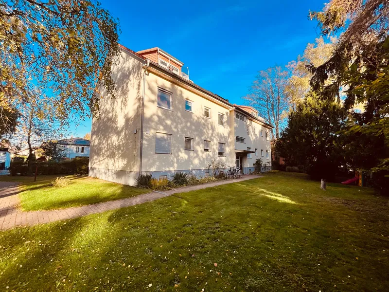 Helle Balkon-Whg in ruhiger Lage! *EBK / Wannenbad / Keller* — photo 1
